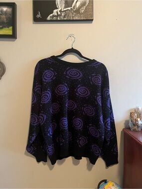 Black & Purple Spiral Pattern Crewneck Sweater